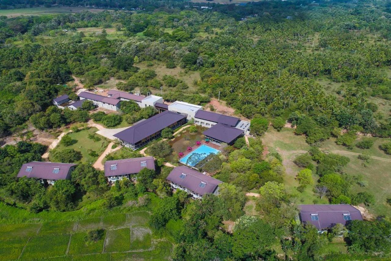 Tropical Life Resort And Spa ดัมบูลลา ภายนอก รูปภาพ