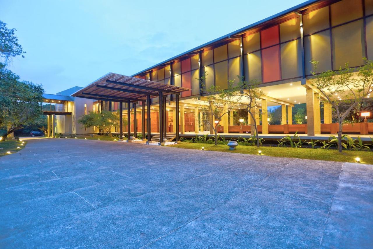 Tropical Life Resort And Spa ดัมบูลลา ภายนอก รูปภาพ