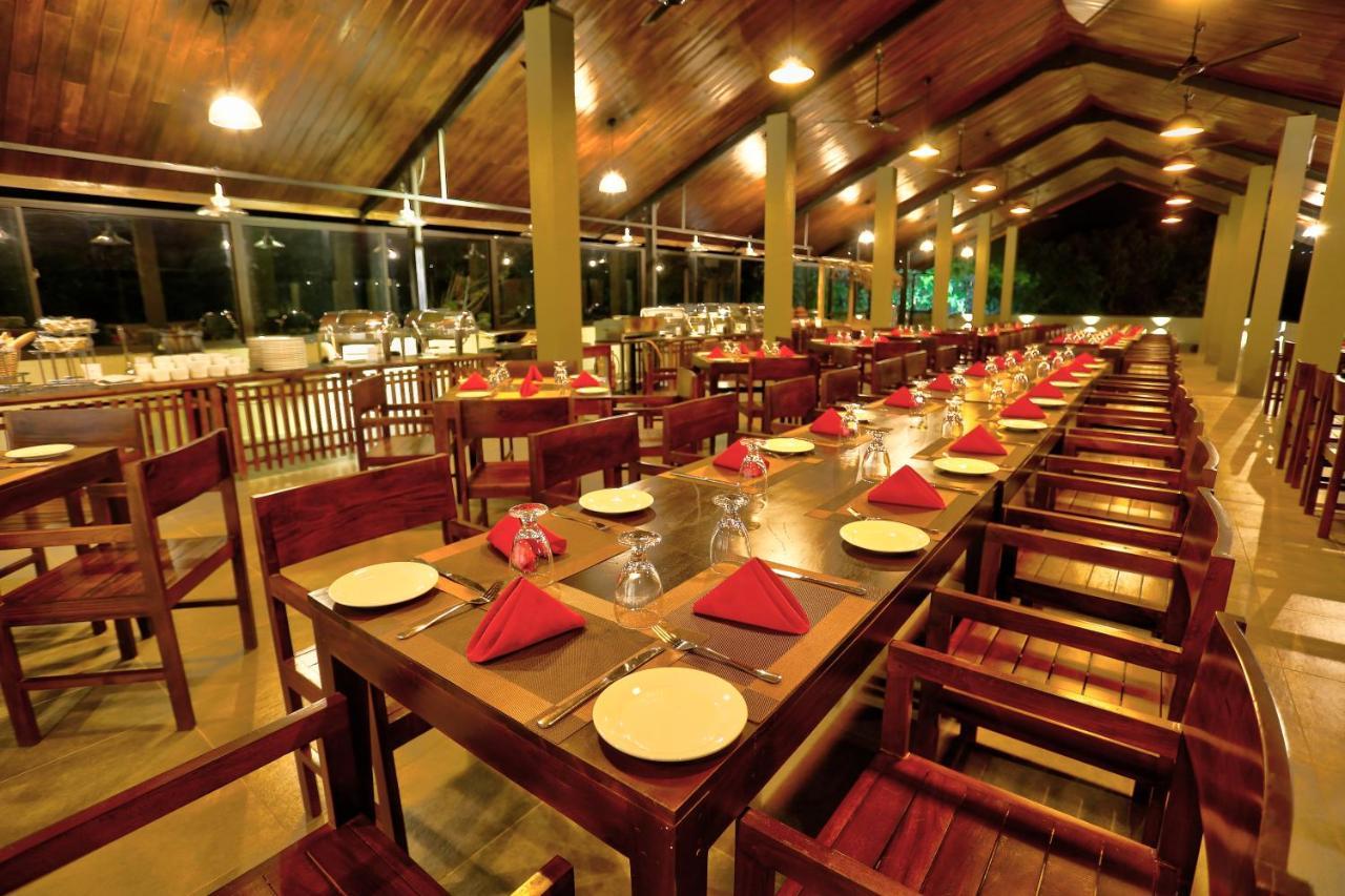 Tropical Life Resort And Spa ดัมบูลลา ภายนอก รูปภาพ