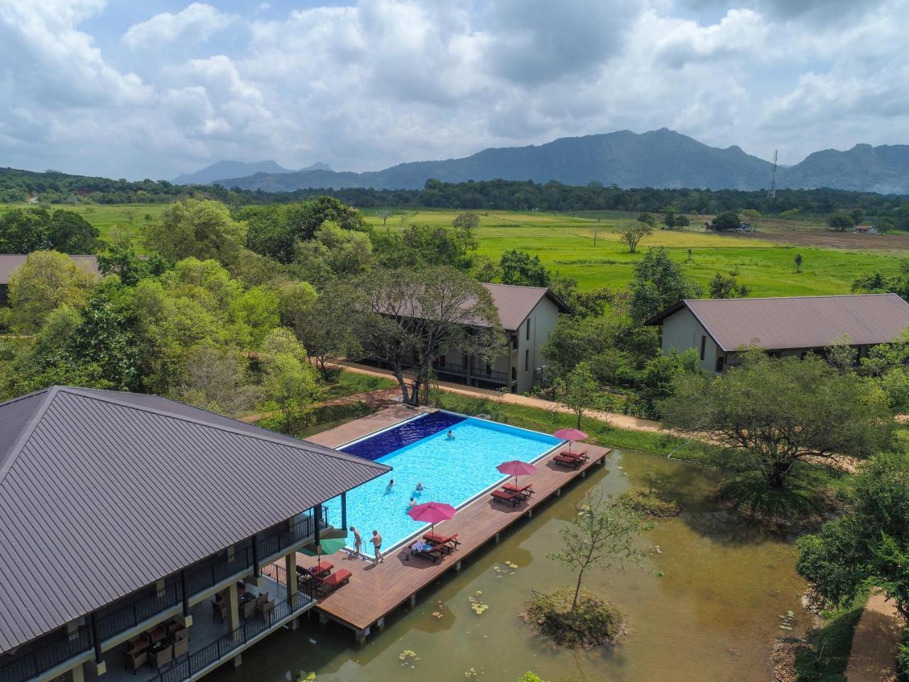 Tropical Life Resort And Spa ดัมบูลลา ภายนอก รูปภาพ