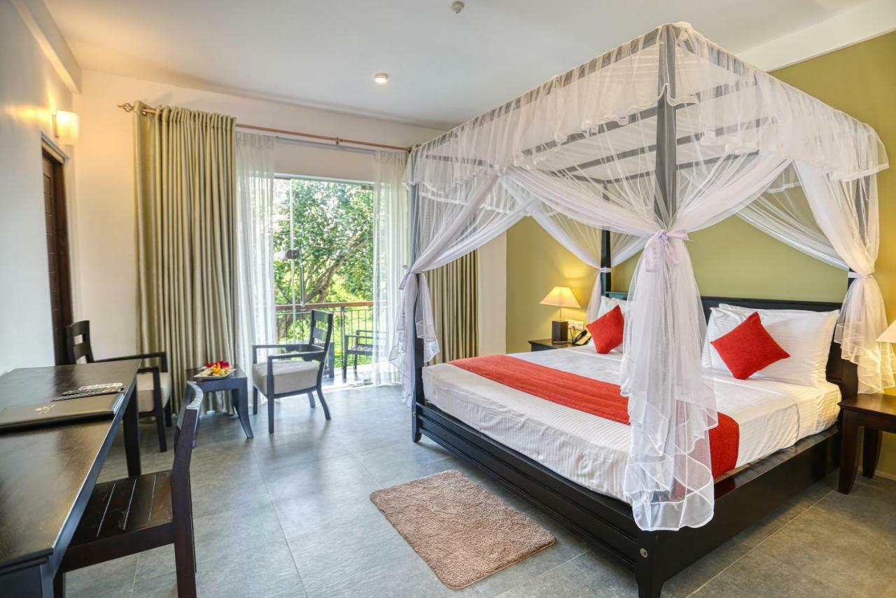 Tropical Life Resort And Spa ดัมบูลลา ภายนอก รูปภาพ